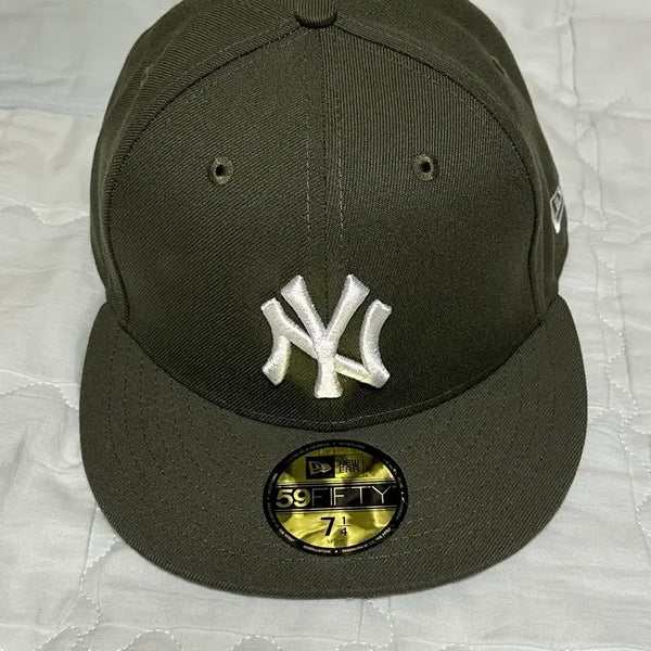 [BUNJANG] New Era 59FIFTY New York Yankees Olive Fitted Cap (Size 7 1/4) / 뉴에라 59FIFTY 뉴욕 양키스 7 1/4 올리브
