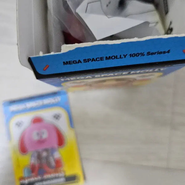 [BUNJANG] Pop Mart Molly Mega Space Molly Series 4 John Burgerman Figure / 팝마트 몰리 메가스페이스 존버거맨
