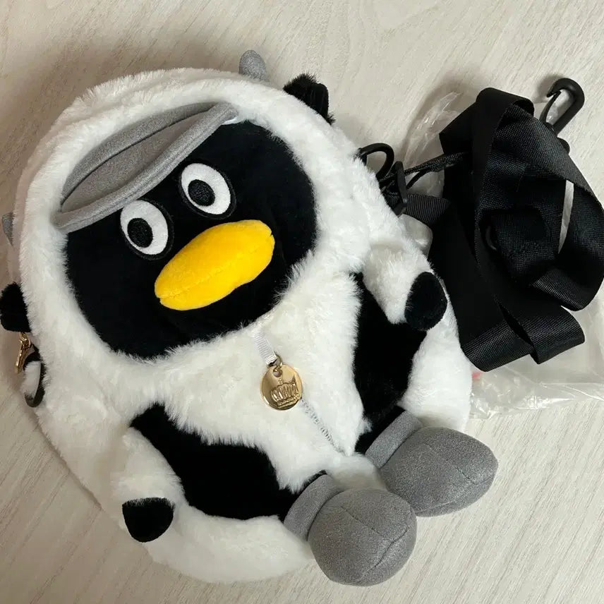 [BUNJANG] Penguin Plush Crossbody Bag 30cm / (새상품) 모자 펭귄 인형 가방 크로스백 30cm