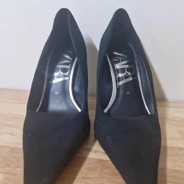[BUNJANG] Zara Suede Heels Black Size 240 / 자라 스웨이드 힐 블랙 240