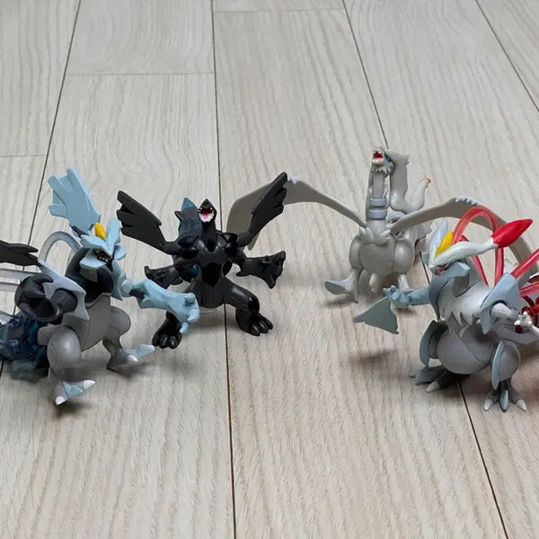 [BUNJANG] Pokemon 3D Encyclopedia Overdrive Kyurem, Zekrom, Reshiram 4-Figure Set / 포켓몬 입체도감 오버드라이브 큐레무 제크로무 레시라무 4종 피규어