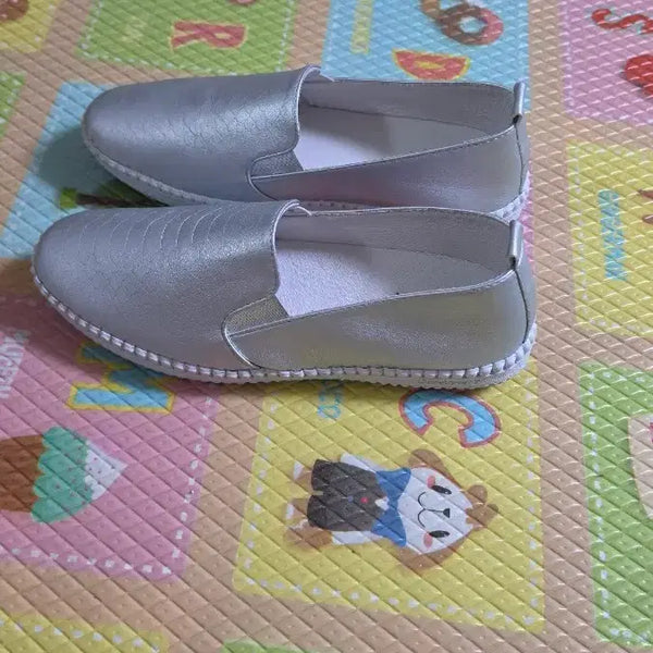 [BUNJANG] Bearpaw Authentic Women's Sneakers Silver Size 245 / 베어파우정품 여성스니커즈단화245