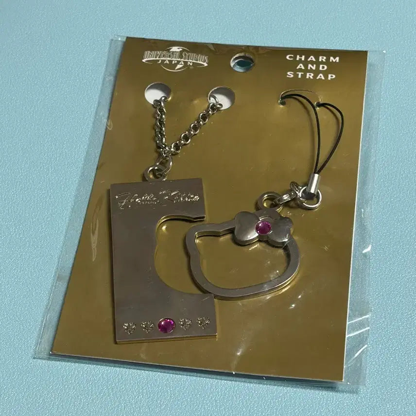 [BUNJANG] Universal Studios Japan Hello Kitty Vintage Charm Strap / 유니버셜 스튜디오 재팬 헬로키티 참 스트랩 고전