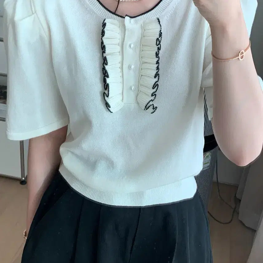 [BUNJANG] Frill Contrast Knit - Ivory / 제작 프릴배색니트 아이보리