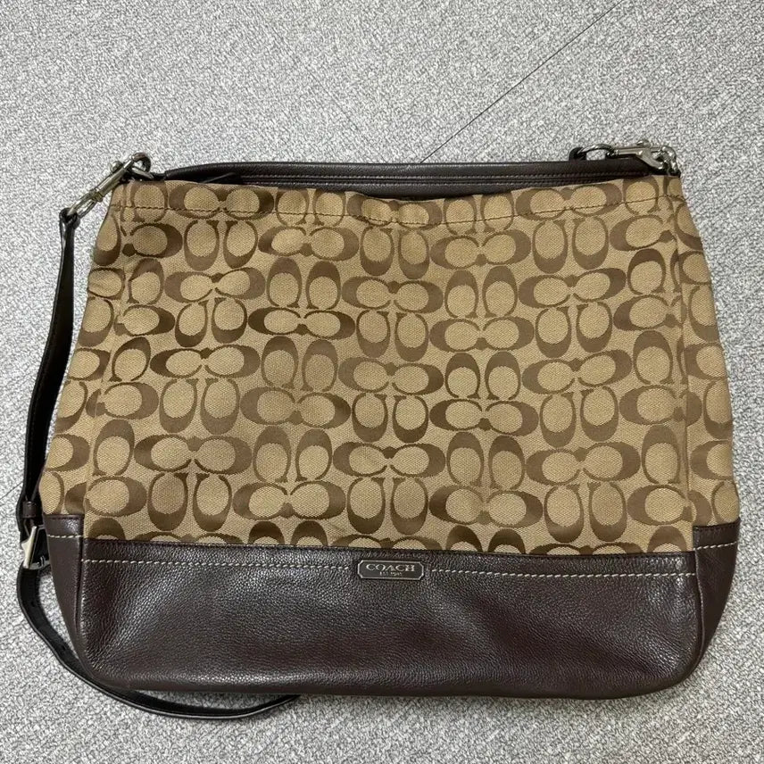 [BUNJANG] Coach Signature Pattern Hobo Shoulder Bag Brown / 코치 시그니처 패턴 호보백 숄더백 브라운