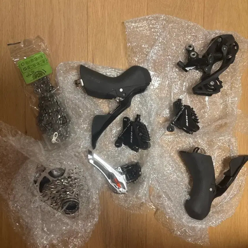 [BUNJANG] Shimano 105 R7000/R7025 2x11 Speed Groupset (Excluding Crankset & BB) / 105 구동계 급처분