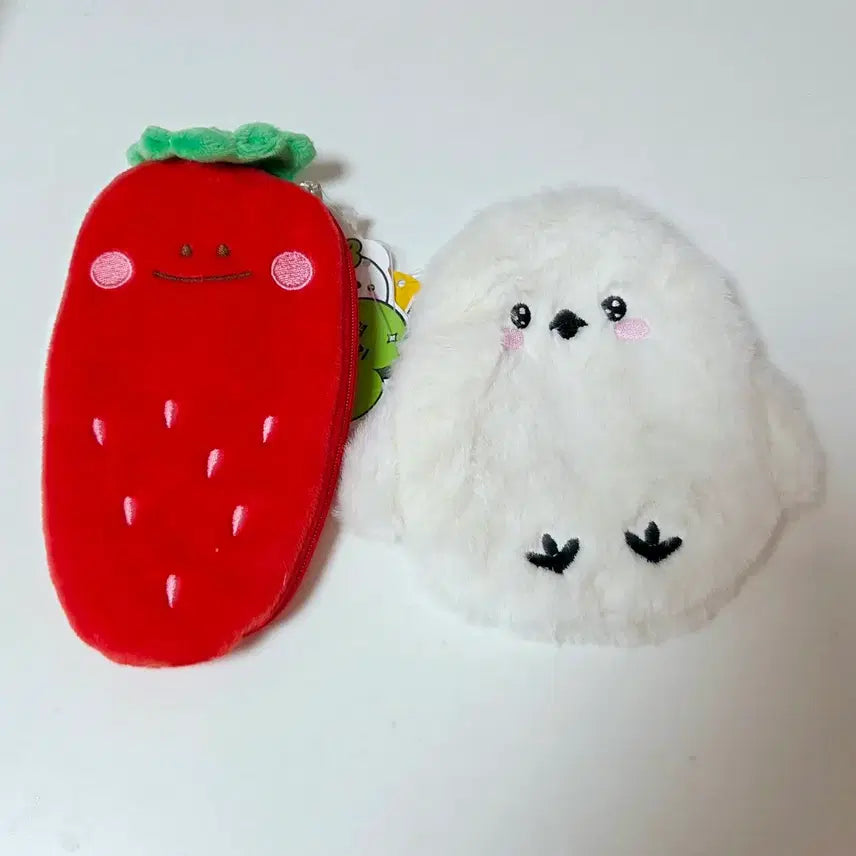 [BUNJANG] Daiso Pouch 2-Set (Strawberry & Bewick) / 한국 다이소 털 파우치 2개 세트 (택ㅇ) 딸기& 뱁새