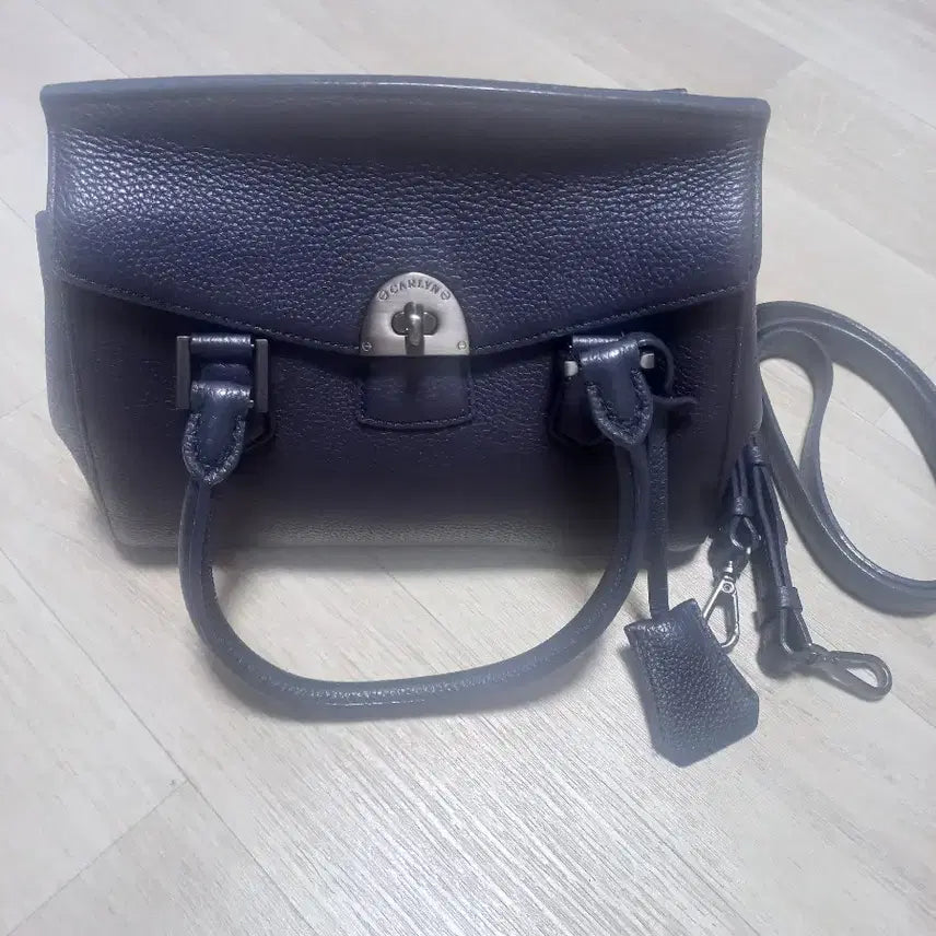 [BUNJANG] Carlyn Navy Crossbody Bag / 칼린 크로스백 네이비