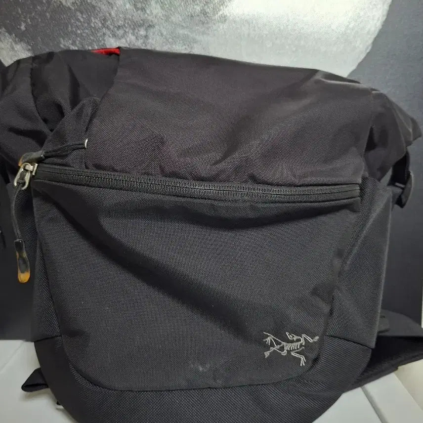 [BUNJANG] Arc'teryx Mistral 8 Black Messenger Bag / [ARCTERYX] 아크테릭스 미스트랄8 블랙 크로스백 (넬슨스포츠 정품)