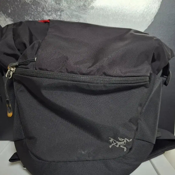 [BUNJANG] Arc'teryx Mistral 8 Black Messenger Bag / [ARCTERYX] 아크테릭스 미스트랄8 블랙 크로스백 (넬슨스포츠 정품)