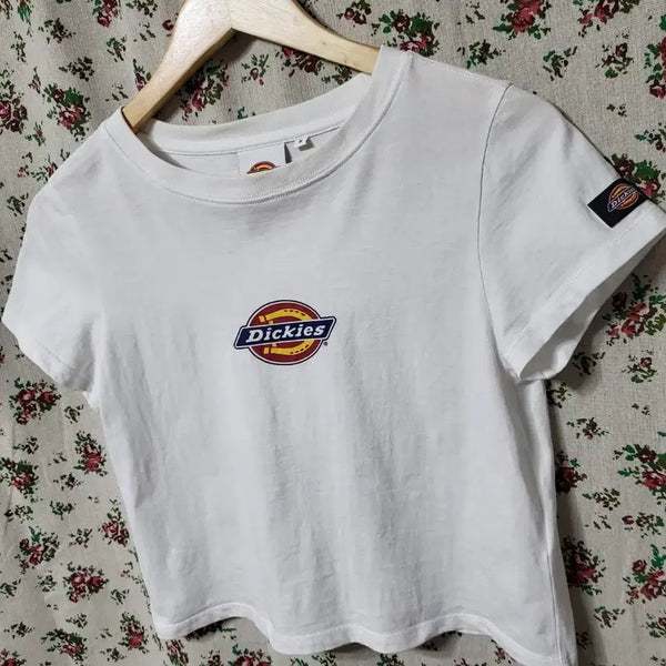 [BUNJANG] Dickies Limited Edition Shoulder Patch Crop T-Shirt White / 디키즈 한정판 어깨택 크롭 반팔티 화이트