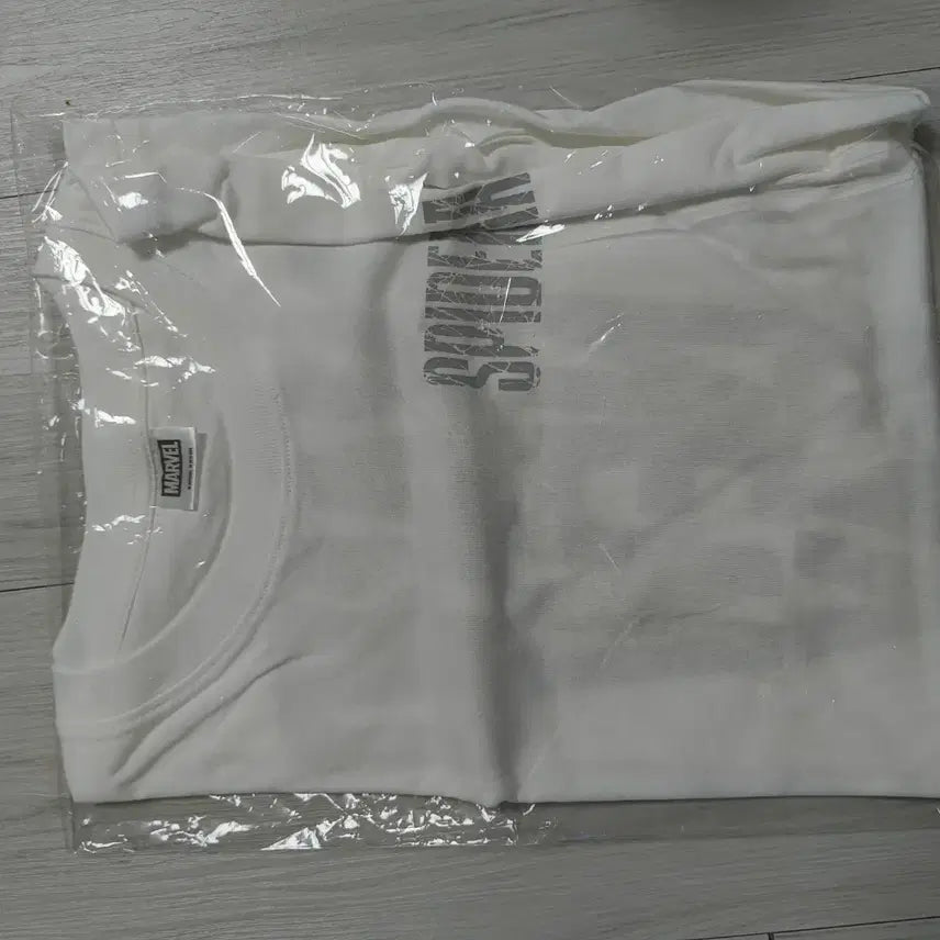 [BUNJANG] Marvel Spider-Man Short Sleeve T-Shirt White Prize B / 마블 스파이더맨 반팔 티셔츠 화이트 쿠지 B상