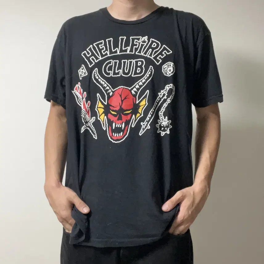 [BUNJANG] Stranger Things Hellfire Club T-Shirt / 스트레인저씽스 헬파이어클럽 티셔츠-c006