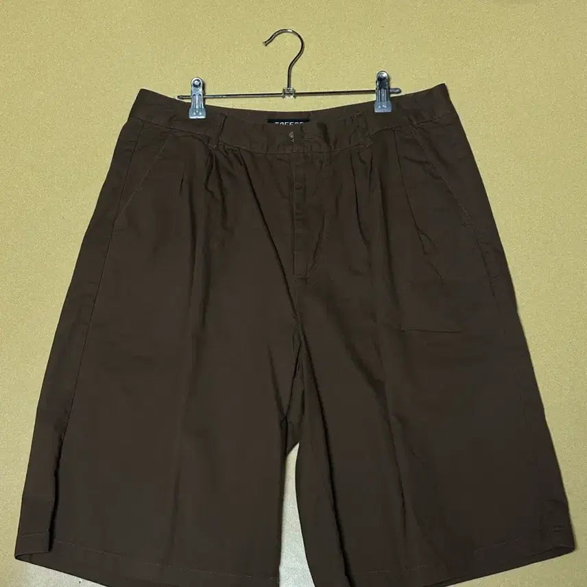 [BUNJANG] Topy 3 Tuck Half Pants XL / 토피 3tuck 하프팬츠