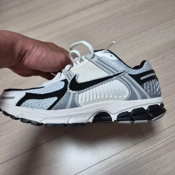 [BUNJANG] Nike Vomero 260 New / 나이키 보메로 260 새상품