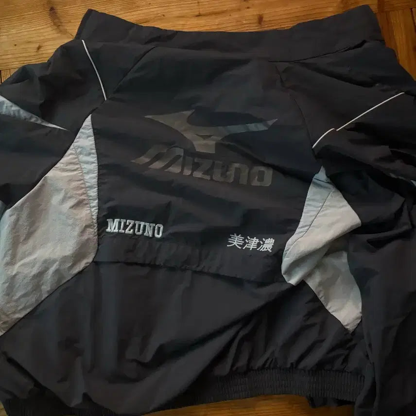 [BUNJANG] Mizuno Windbreaker Jacket / 미지노 바람막이