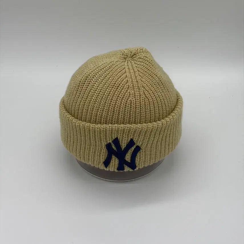 [BUNJANG] MLB New York Yankees Beige Beanie Hat / [F] MLB 엠엘비 뉴욕양키스 베이지 비니 모자
