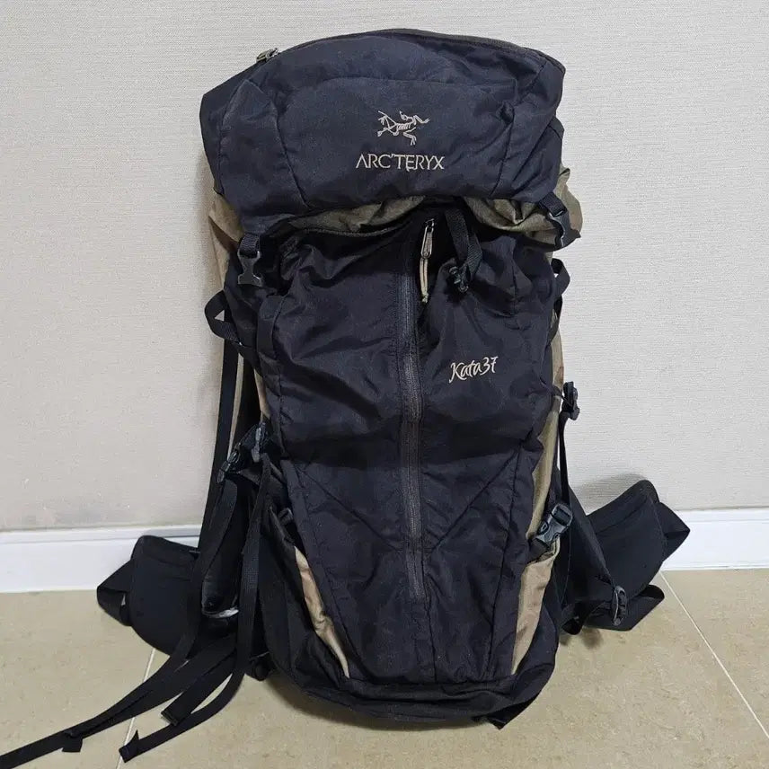 [BUNJANG] Arc'teryx Kata 37 Backpack / 아크테릭스 배낭 kata37