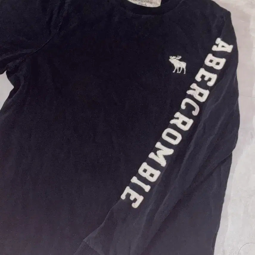 [BUNJANG] Abercrombie & Fitch Long Sleeve Navy / 가격제안가능:아베크롬비 앤 피치 롱슬리브