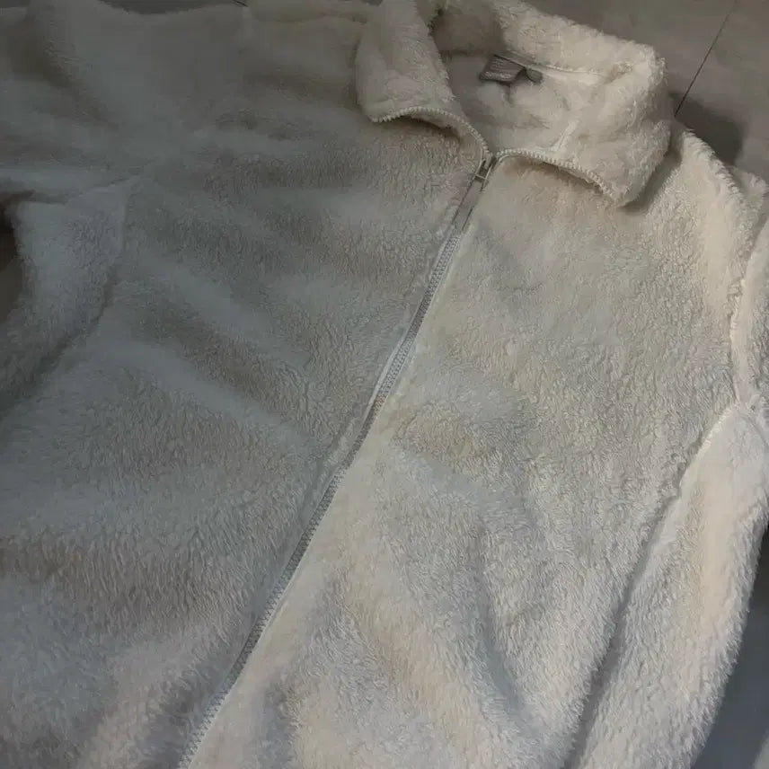 [BUNJANG] SPAO Fluffy Fleece Zip-Up White / 스파오 플러피 후리스 집업 화이트