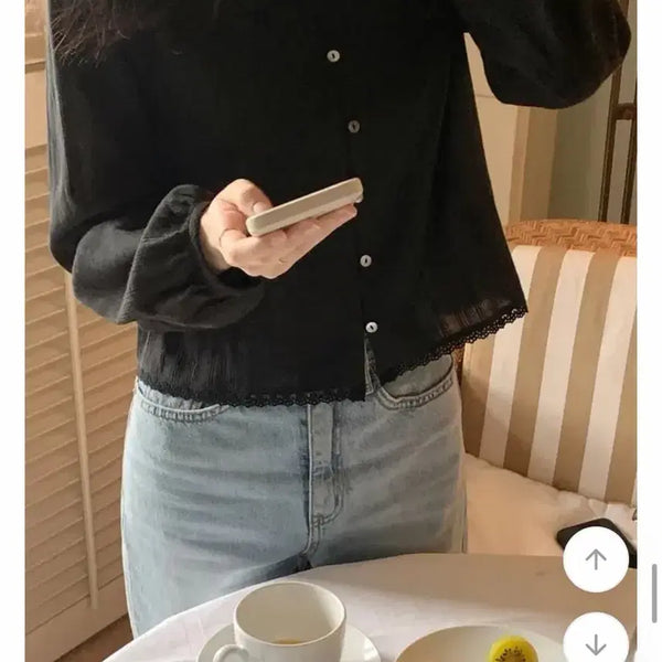 [BUNJANG] Cherrykoko Ruffle Blouse Black / 에이블리 지그재그 체리코코 모어러플 블라우스