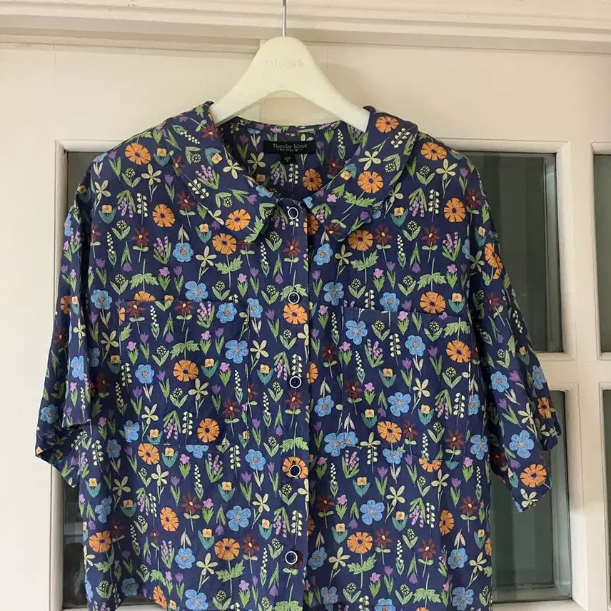 [BUNJANG] Thursday Island Floral Pattern Blouse (Navy) / Thursday Island 플라워 패턴 블라우스 S(66가능)