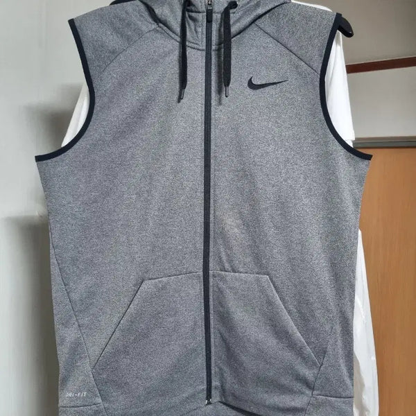 [BUNJANG] Nike Dri-FIT Swoosh Hooded Zip-Up Jacket Grey L (100 Size) / (새옷 수준)나이키 드라이핏 스우시 후드 집업 그레이 L 100사이즈