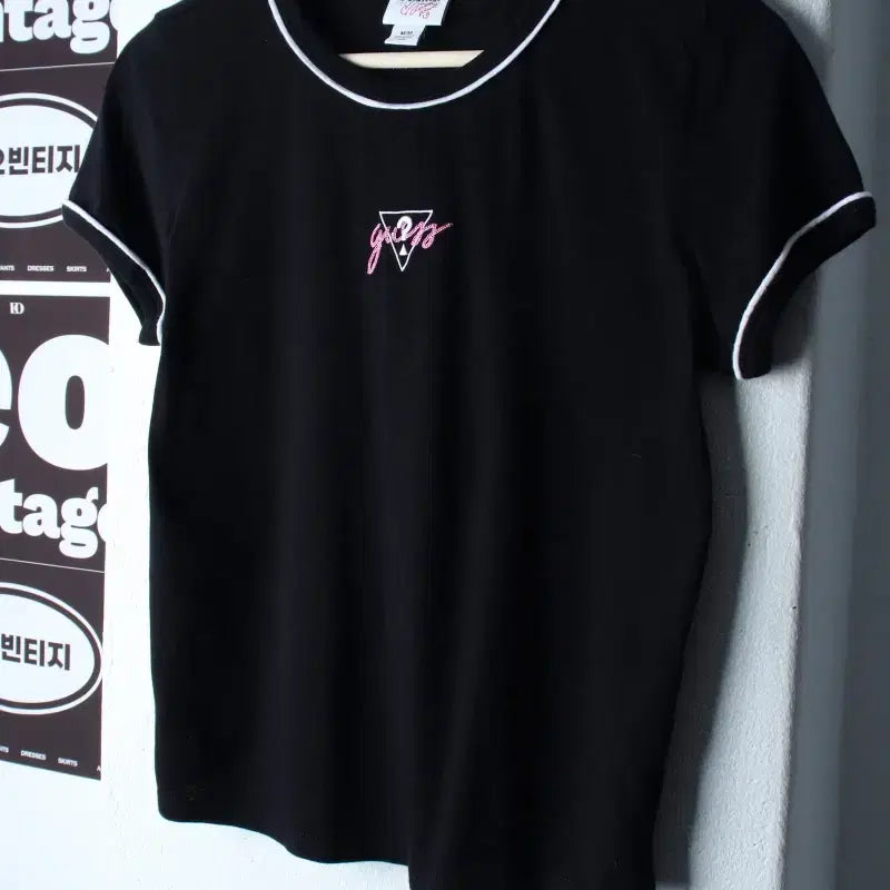 [BUNJANG] Guess Semi-Crop Ringer T-Shirt Black / W(M) 게스 반팔 티셔츠 세미크롭 링거 블랙 놈코어-H36806