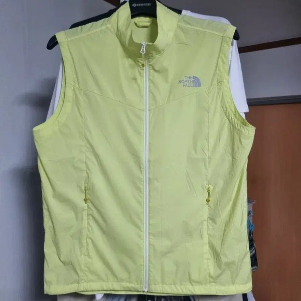 [BUNJANG] The North Face Lightweight Vest Lime L (100) / (새옷 수준)노스페이스 경량 조끼 라임 L 100사이즈