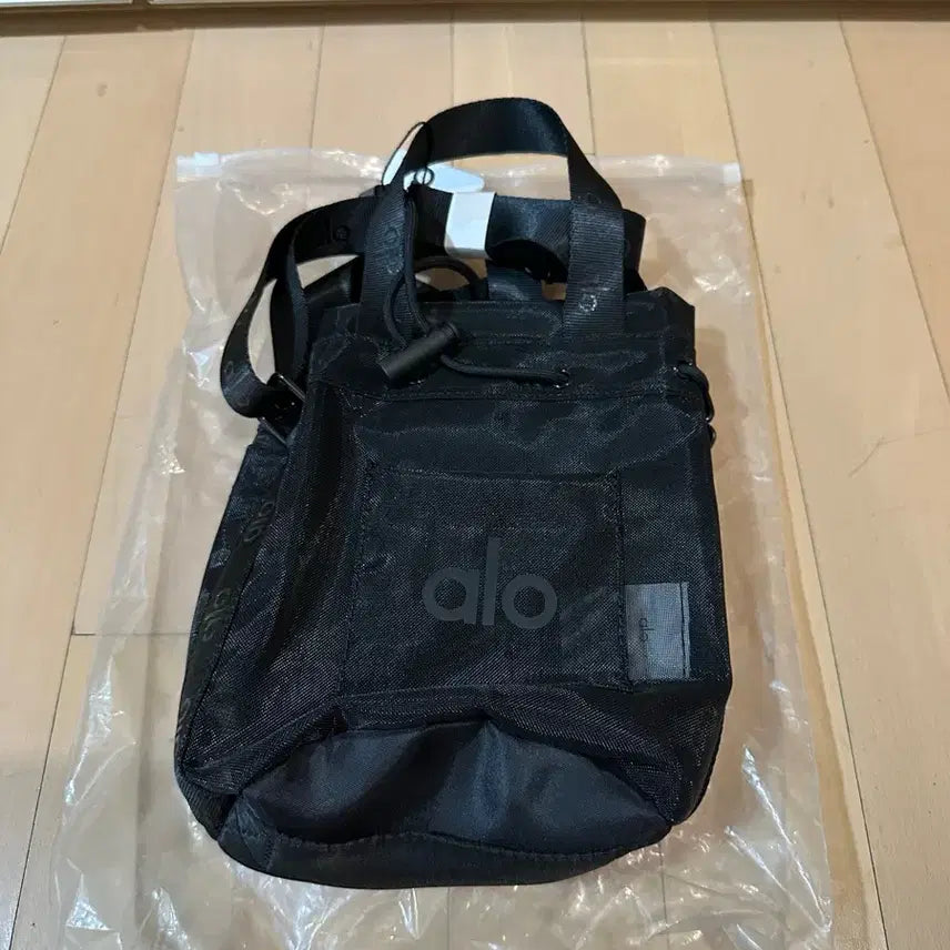 [BUNJANG] Alo Yoga Black Drawstring Pouch Bag / 알로 요가 블랙스트링 복조리백