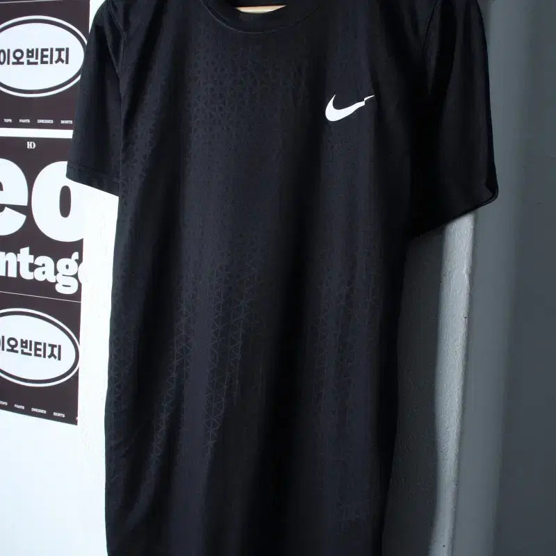 [BUNJANG] Nike Dri-FIT Training T-Shirt Black Pattern / (S-M) 나이키 반팔 티셔츠 기능성 패턴 블랙 런닝 러닝-H36781