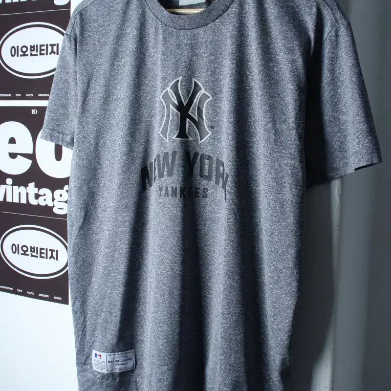 [BUNJANG] MLB New York Yankees Functional Short Sleeve T-Shirt H36783 / (M-L) MLB 엠엘비 반팔 티셔츠 기능성 뉴욕양키즈-H36783