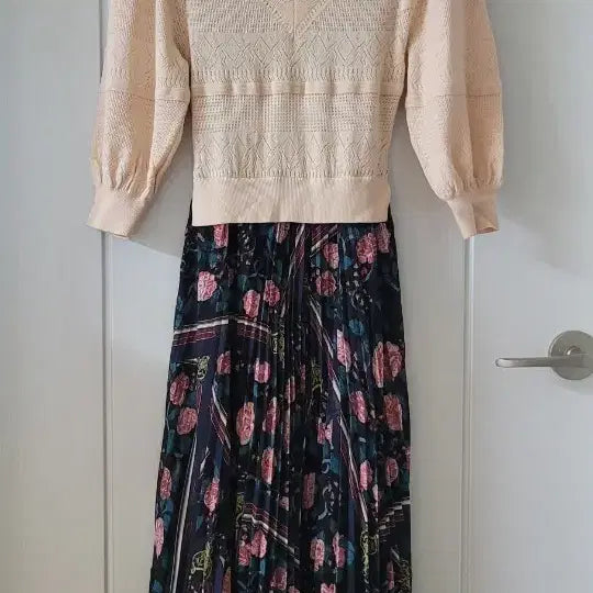 [BUNJANG] Egoist V-Neck Knit Colorblock Dress / 에고이스트 브이넥 니트 배색 원피스