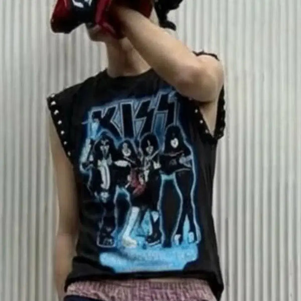 [BUNJANG] LAZER HEAVEN KISS Band Studded Sleeveless T-Shirt / LAZER HEAVEN / KISS 락밴드 스터드 민소매 티셔츠