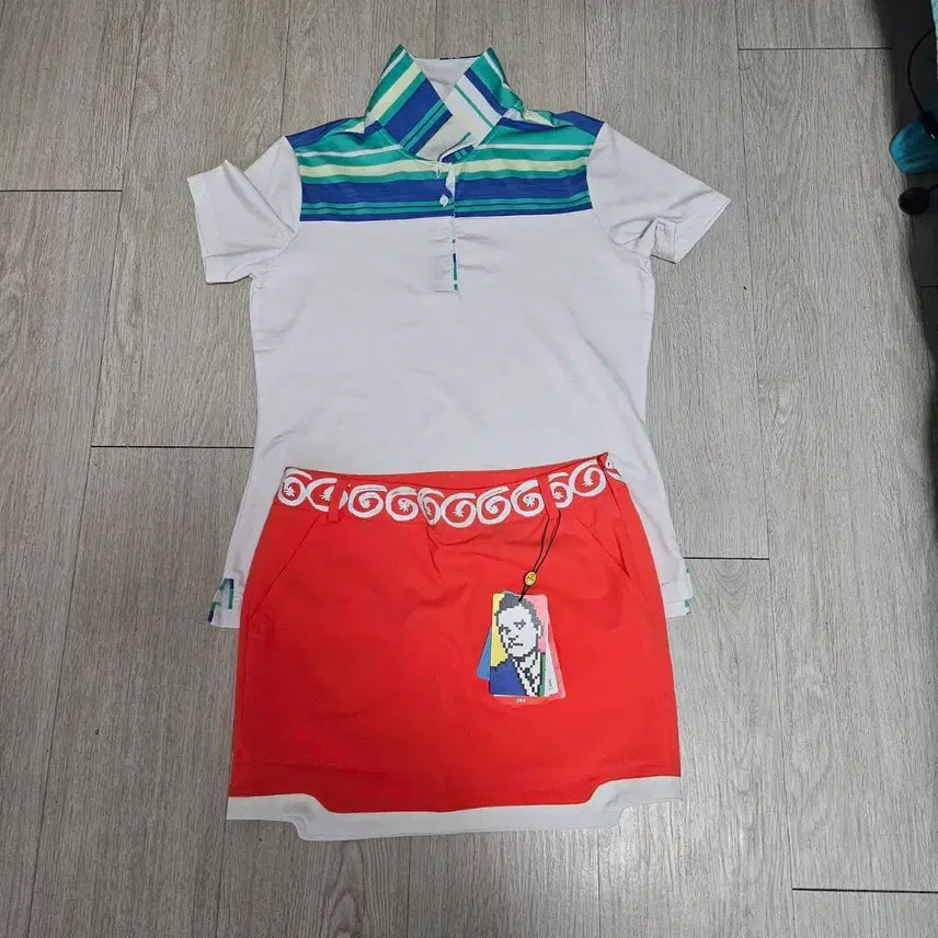 [BUNJANG] Women's Golf Wear Set - White Top & Red Skirt / 골프웨어 상하의 세트