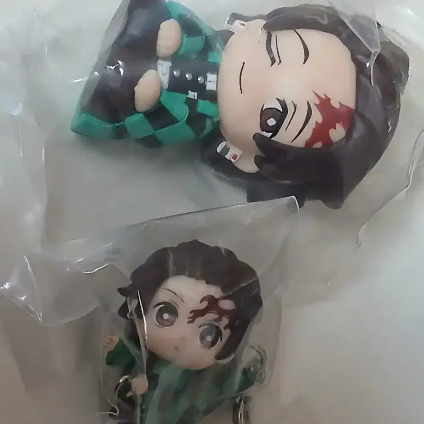 [BUNJANG] Demon Slayer Tanjiro Capy-Capy Shoulder Bump Gacha Charm / 귀멸의 칼날 꾸벅꾸벅 어깨쿵 가챠 대롱 가챠 탄지로