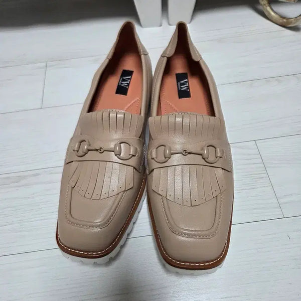 [BUNJANG] VERAWANG Genuine Leather Tassel Loafers 245 / 베라왕 천연가죽 태슬로퍼 245