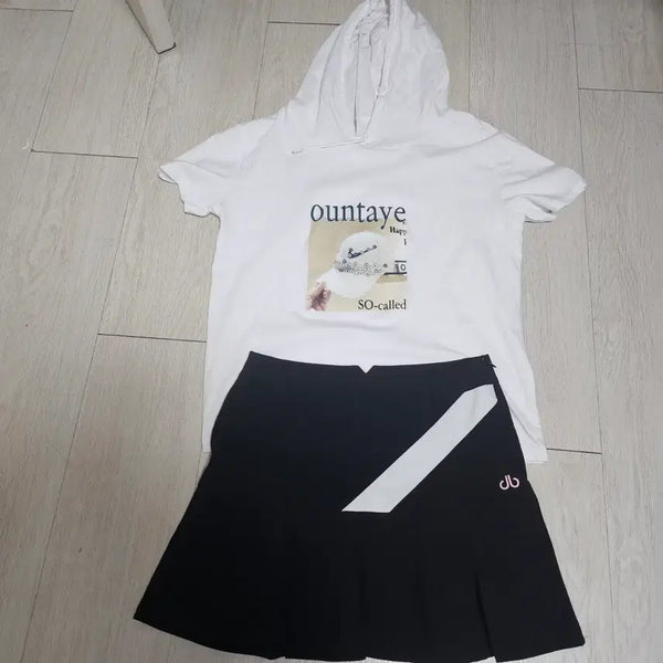 [BUNJANG] Short Sleeve Hoodie & Black Skirt Set / 반팔 후드티 & 블랙 스커트 세트