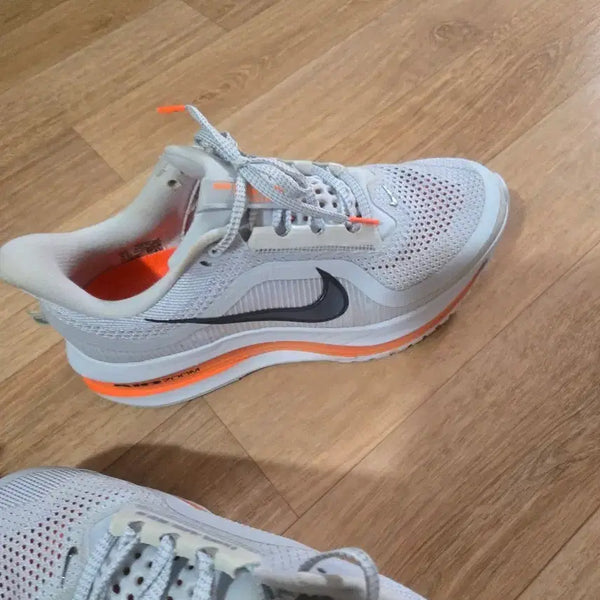 [BUNJANG] Nike Zoomfly 4 Running Shoes - Light Grey/Orange / 나이키 줌플라이 4 러닝화 라이트 그레이 오렌지