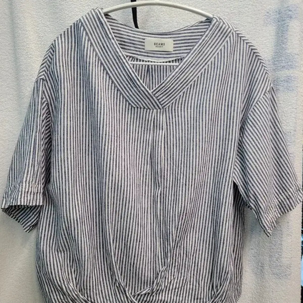 [BUNJANG] Beams V-Neck Stripe Blouse (Women's Free Size) / 빔스 V넥 스트라이프 블라우느 여성 F