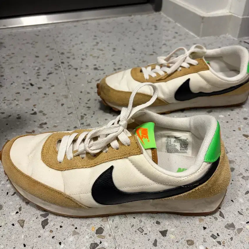 [BUNJANG] Nike Daybreak Ivory/Beige 270 Shoes / 나이키 데이브레이크 베이지 270 급처