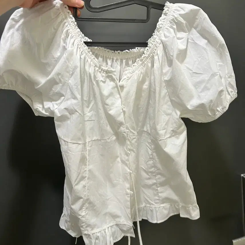 [BUNJANG] White Puff Sleeve Blouse / 흰색 퍼프 블라우스