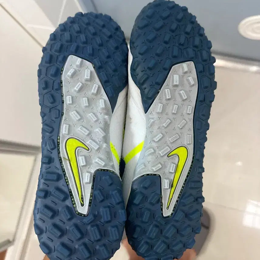 [BUNJANG] Nike Phantom GT2 Pro TF Football Boots (250mm) / 나이키 팬텀 GT2 프로 TF 250mm
