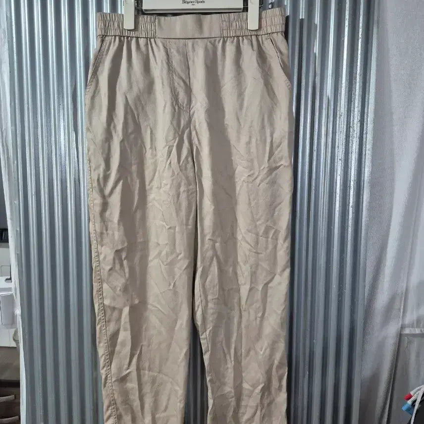 [BUNJANG] 77 Size Women's Beige Slacks Pants / 77 송지오 여성 베이지색 팬츠