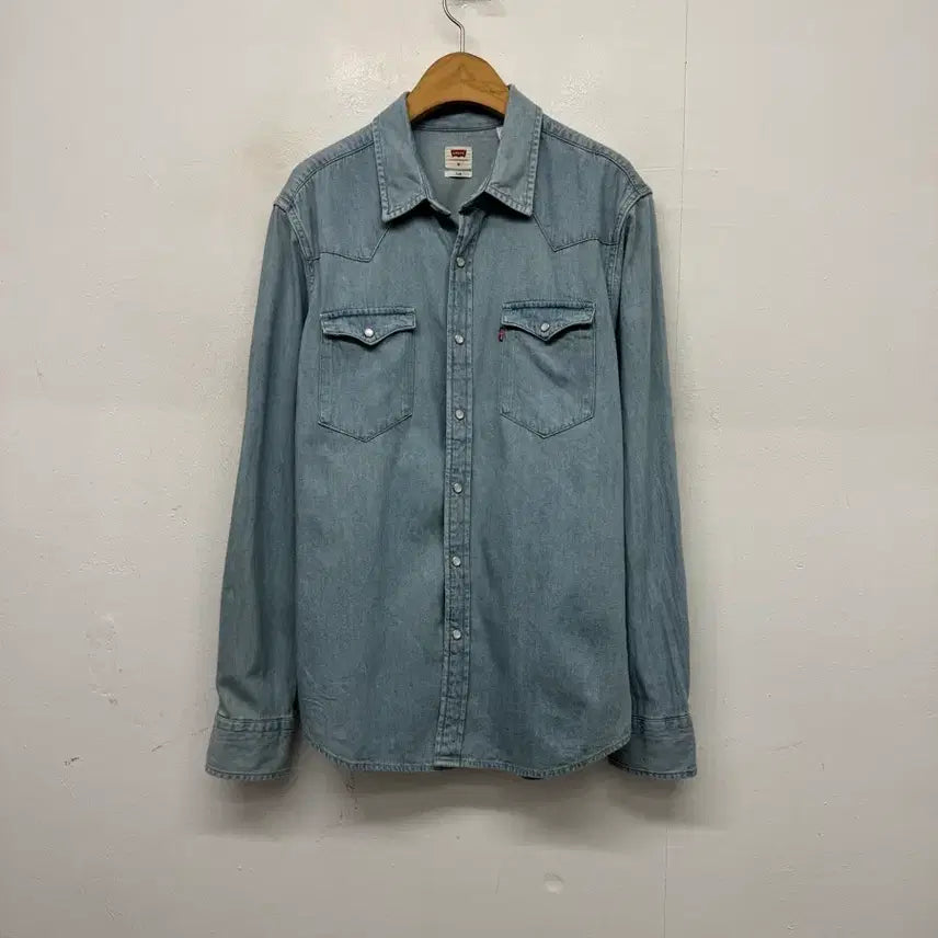 [BUNJANG] Levi's Light Wash Denim Western Shirt (Slim Fit) / 리바바이스 연청 데님 웨스턴 셔츠 (슬림핏)