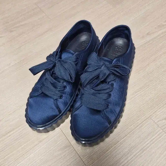 [BUNJANG] Tory Burch Fabric Sneakers Navy (Women's 7 / US 8.5) / 토리버치 스니커즈 페브릭 네이비(7M/240여유~245)
