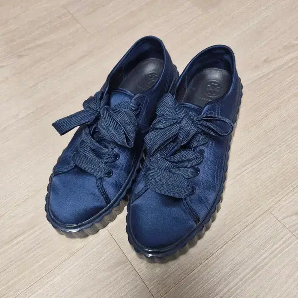 [BUNJANG] Tory Burch Fabric Sneakers Navy (Women's 7 / US 8.5) / 토리버치 스니커즈 페브릭 네이비(7M/240여유~245)