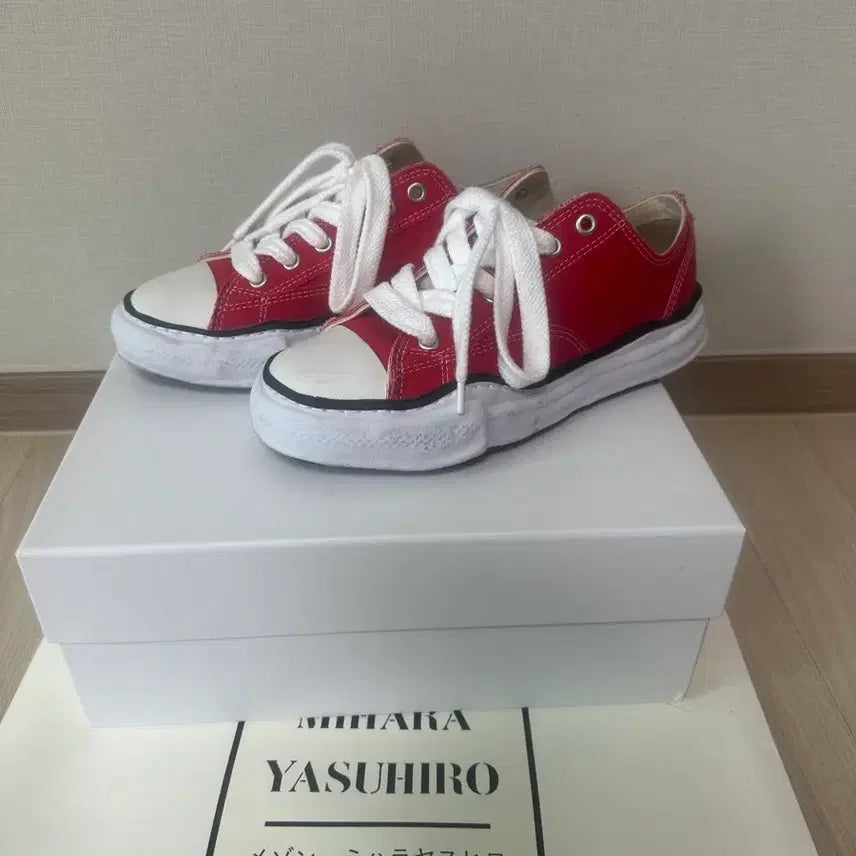 [BUNJANG] Mihara Peterson Red Sneakers Size 42 / [판매][42사이즈]미하라 피터슨 레드
