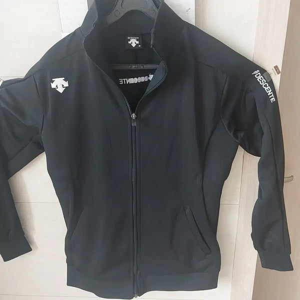 [BUNJANG] Descente Spring/Fall Training Jacket Black M / 데상트 춘추용 트레이닝 자켓 블랙 M 새상품
