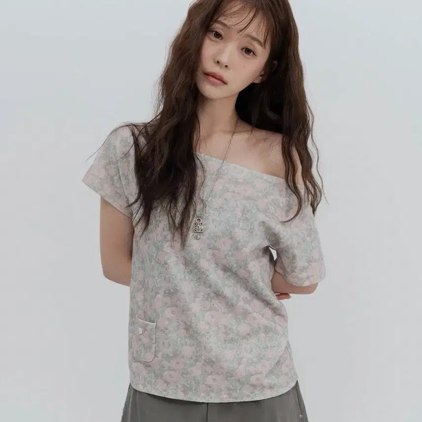 [BUNJANG] Highschool Disco Off-Shoulder Short Sleeve Top / 하이스쿨디스코 플라워 오프숄더 숏슬리브
